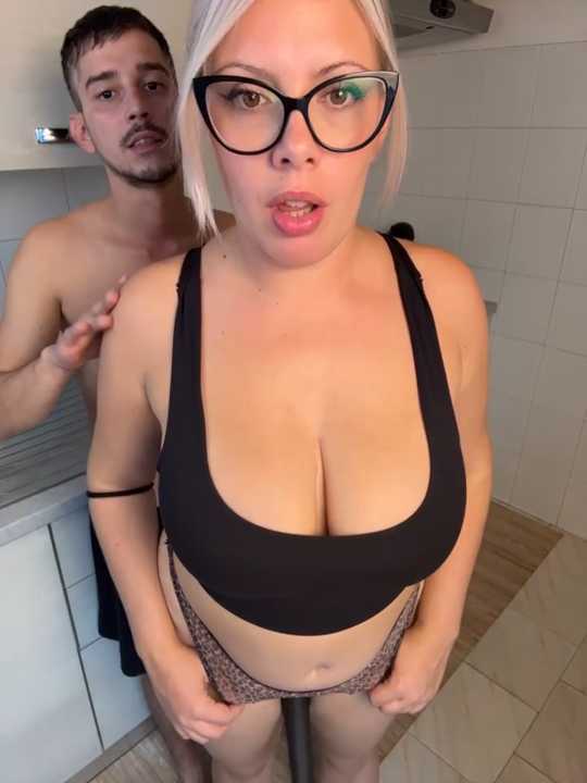 EvaWelly cam recording