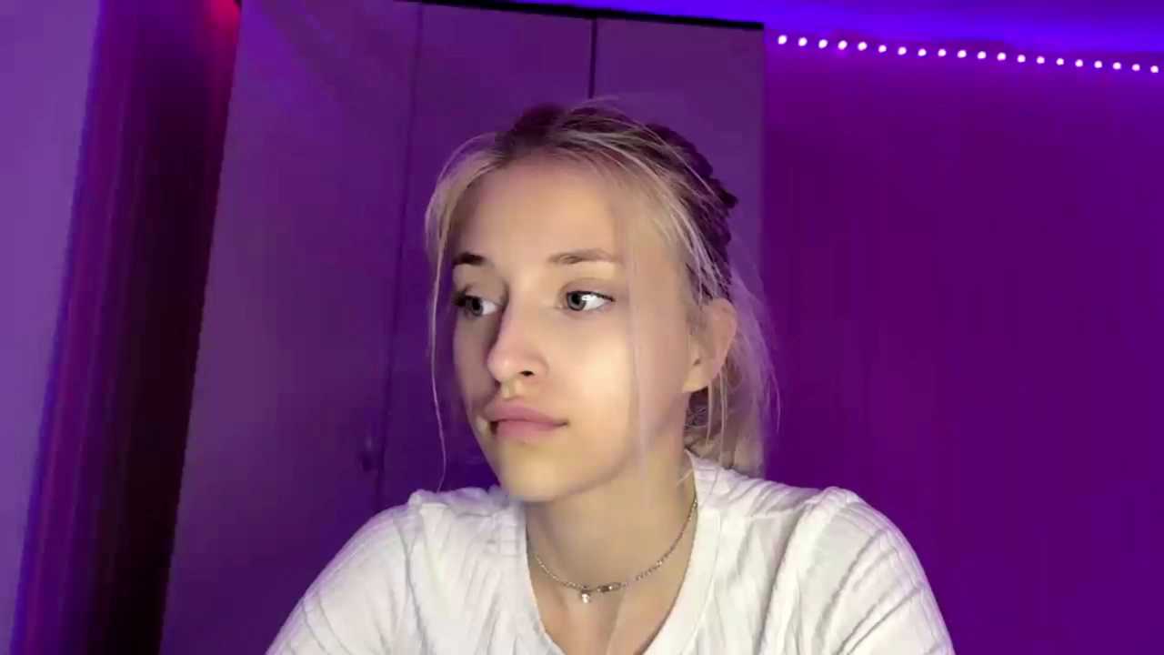FiveFootBlonde cam recording