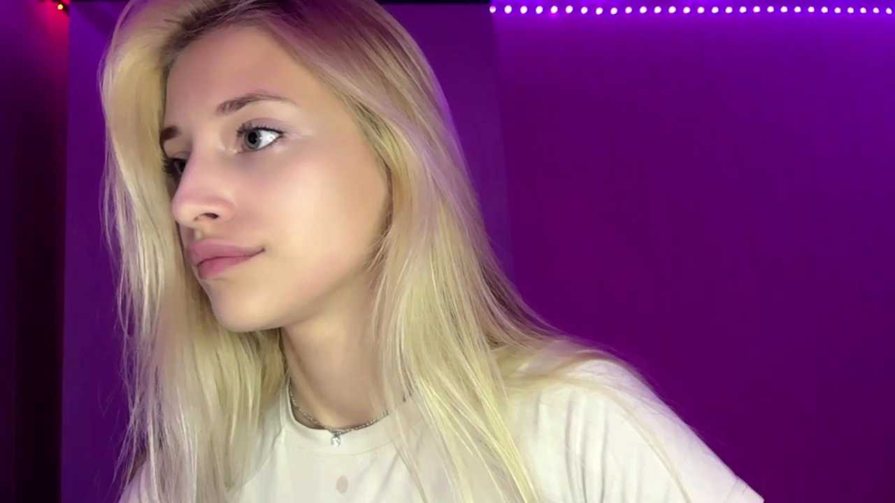 FiveFootBlonde cam recording