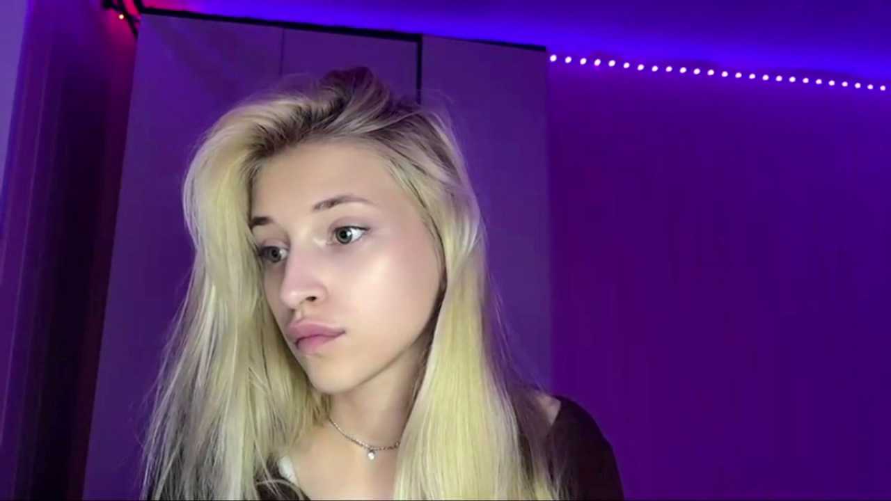 FiveFootBlonde cam recording