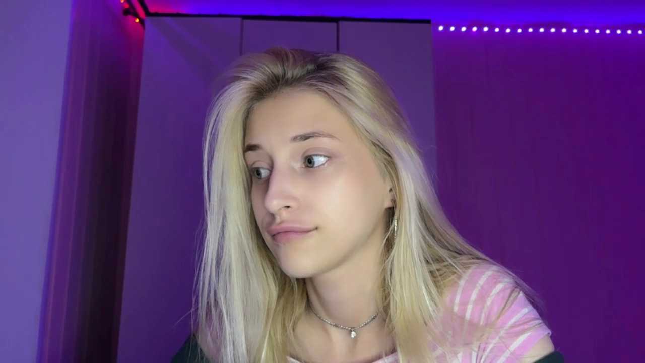 FiveFootBlonde cam recording