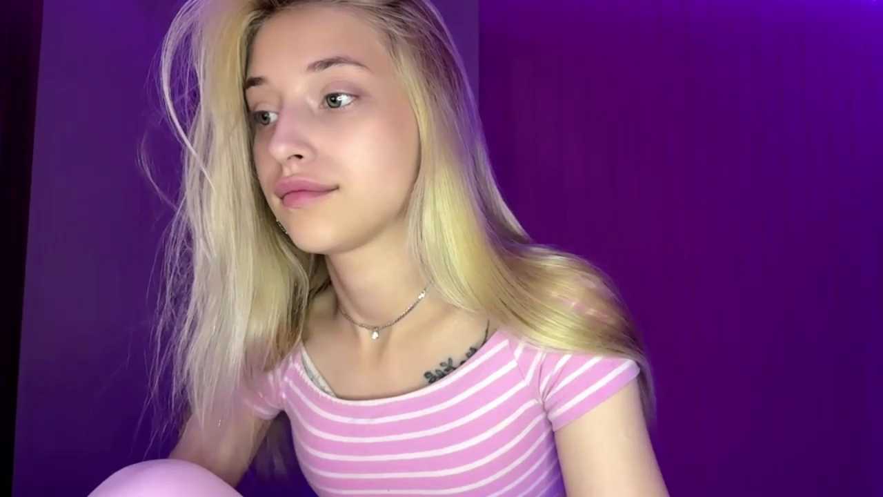 FiveFootBlonde cam recording