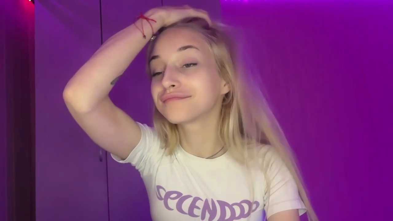 FiveFootBlonde cam recording