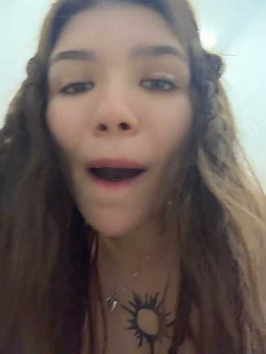 FlashTitsRoyal Stripchat recording – Oct 18, 2026