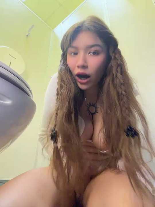 FlashTitsRoyal