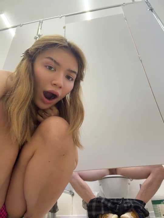 FlashTitsRoyal