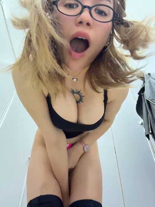 FlashTitsRoyal