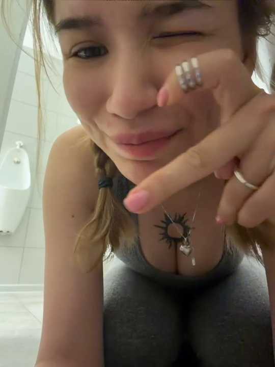 FlashTitsRoyal cam recording