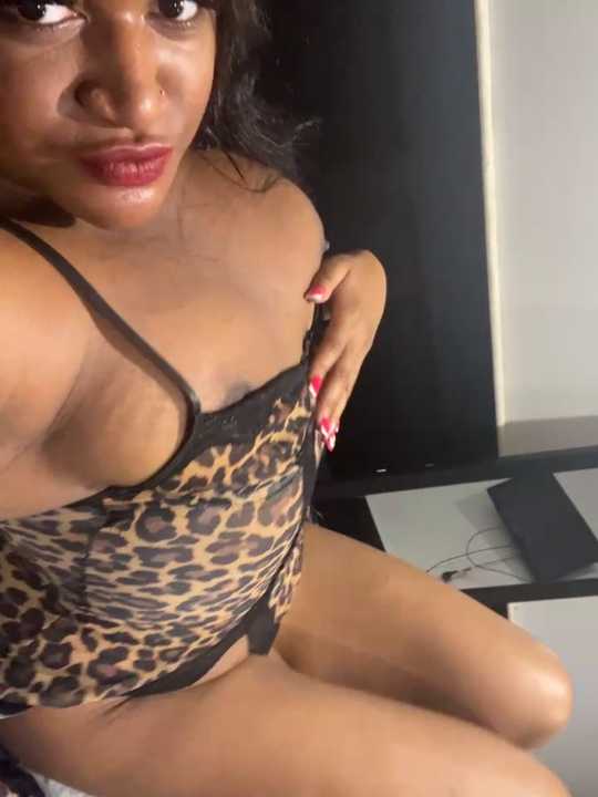 FleurEbonyXXX