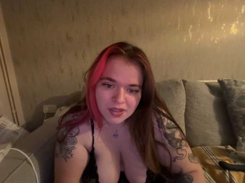 FlirtyFaeUK Stripchat recording – Oct 25, 2026