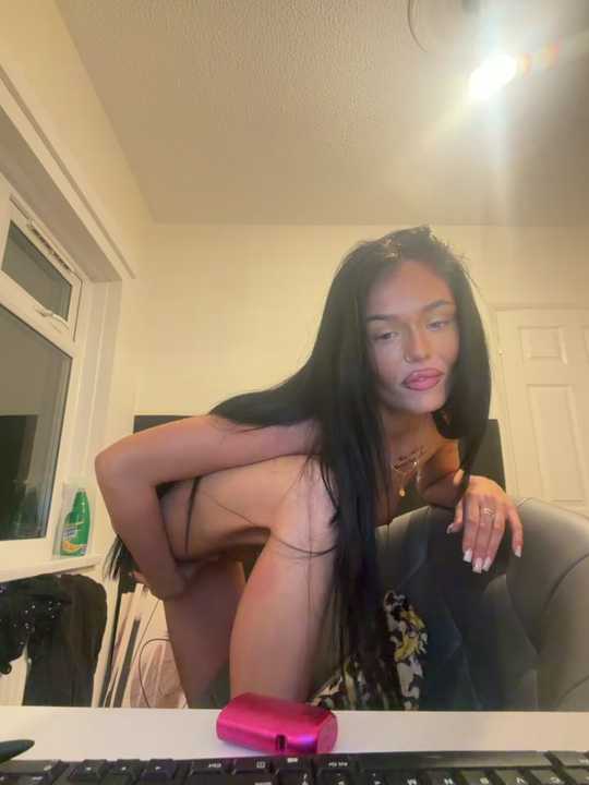 FlirtyFoxyxx