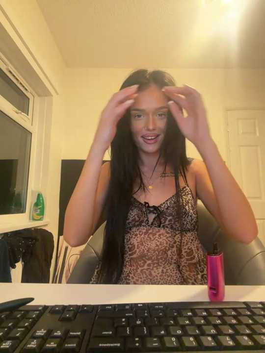 FlirtyFoxyxx