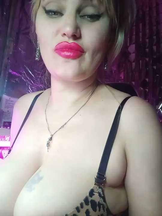 Freya_Milf cam recording