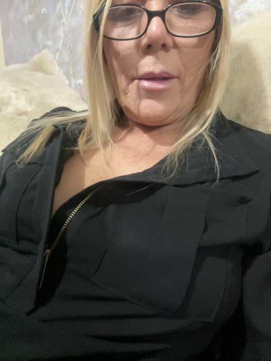 Golden-Dior Stripchat recording – Oct 19, 2026