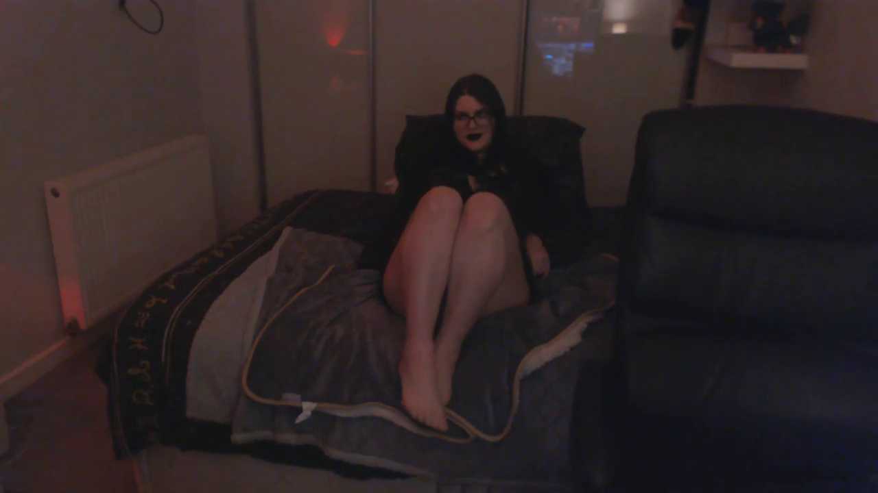 GothSuccubusBabe cam recording