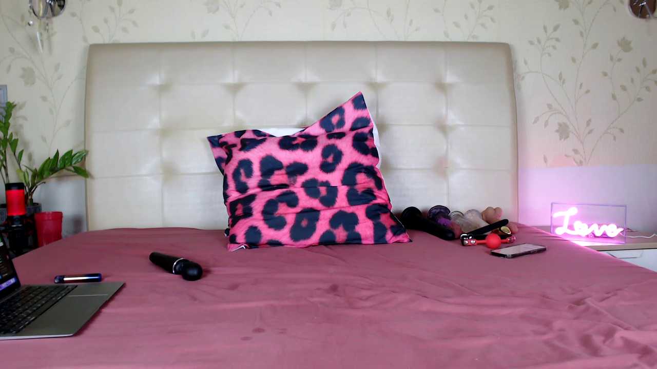 HOTLadyluna Stripchat recording – Oct 21, 2026