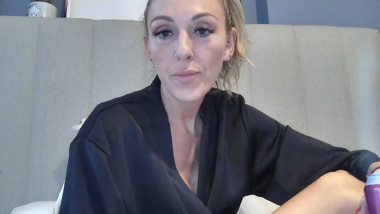 Hannah-Luxe cam recording