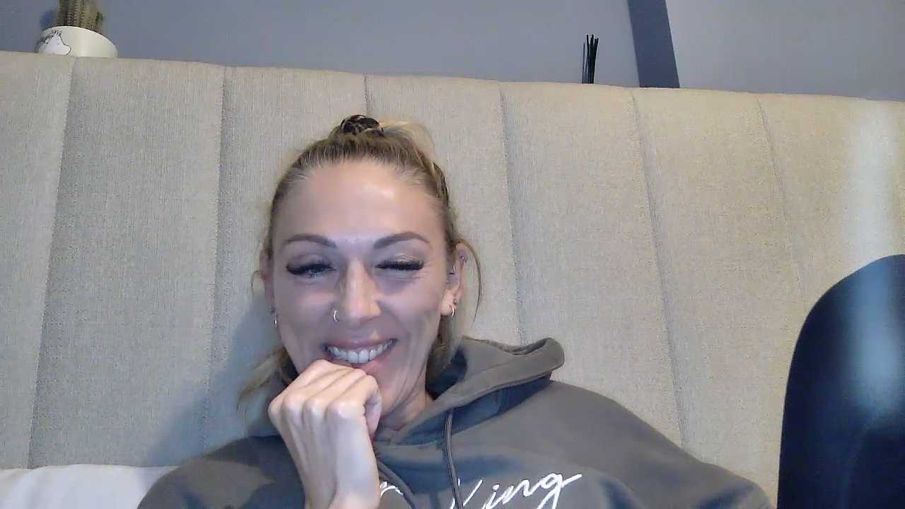 Hannah-Luxe cam recording
