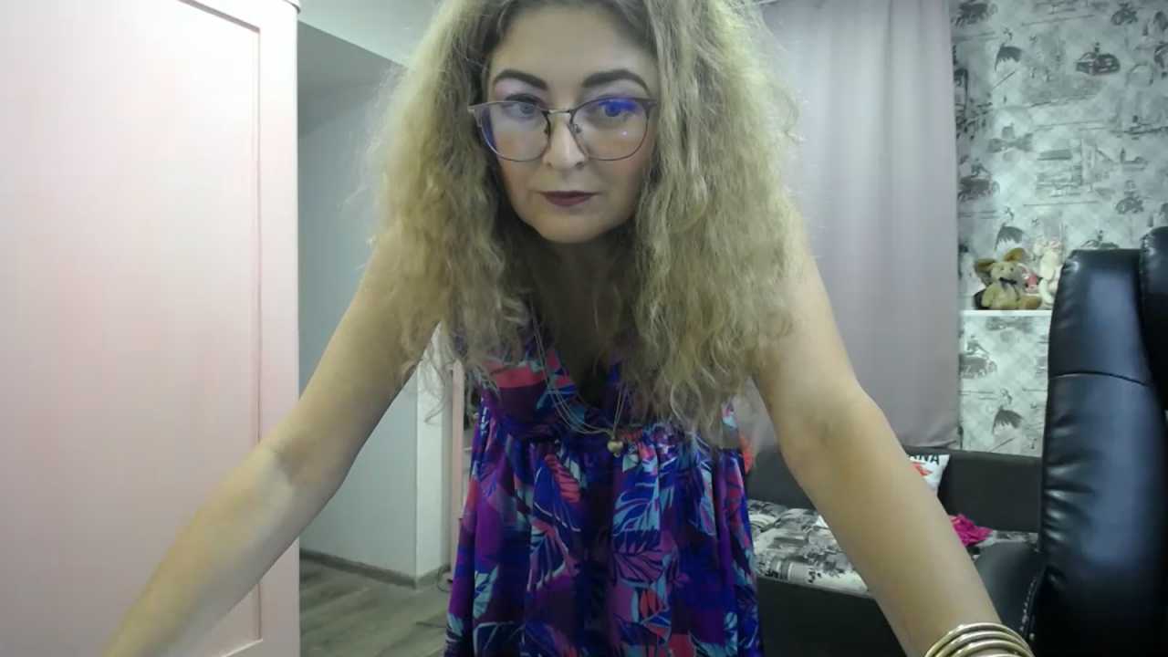 Helen1974 cam recording