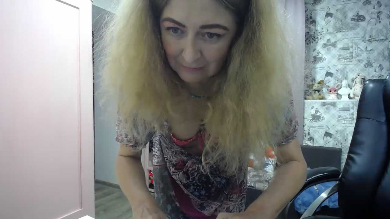 Helen1974 Stripchat recording – Oct 14, 2026