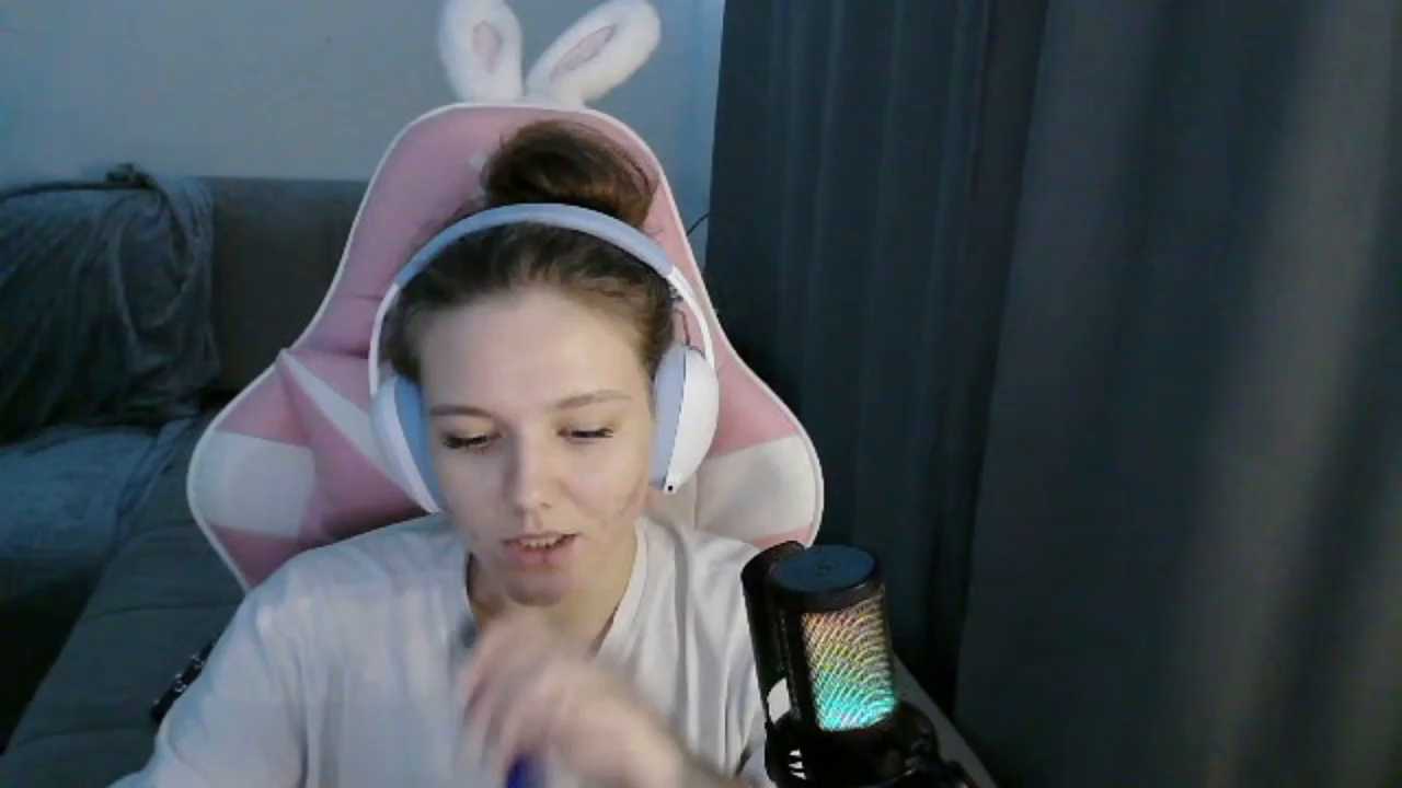 HelenMo0n cam recording