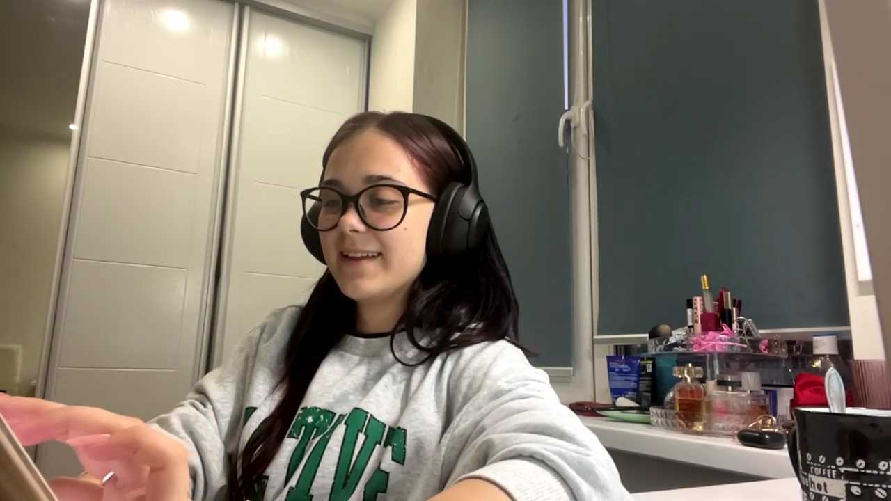 HillaryNallie