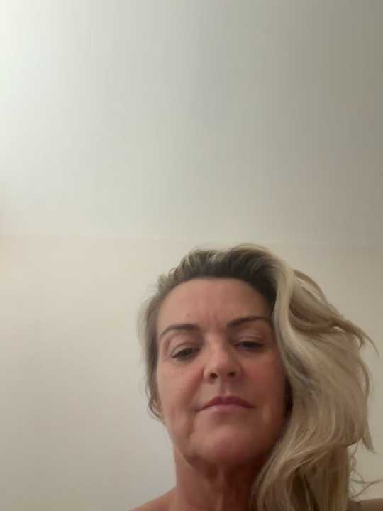 Holly-BlondeMILF44 cam recording