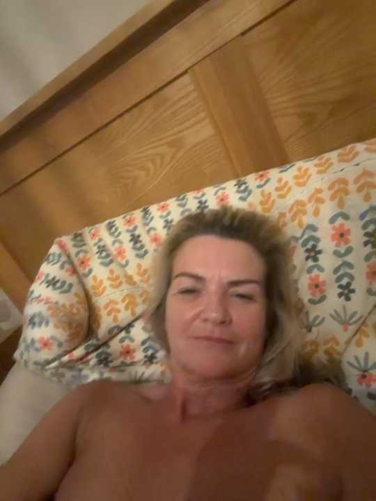 Holly-BlondeMILF44