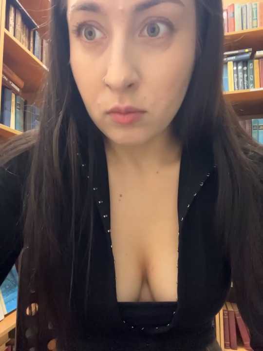 Holly_Play Stripchat recording – Oct 24, 2026