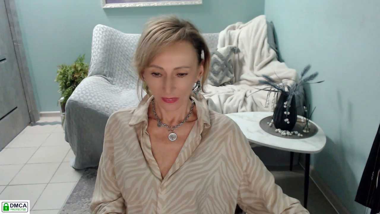 HornyMilf_777 cam recording
