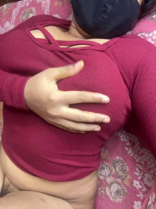 Hot-AngoriBhabhi