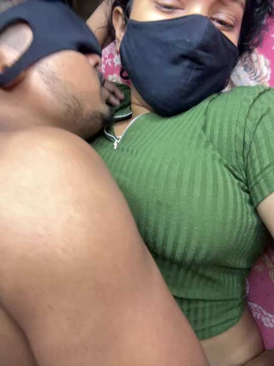 Hot-AngoriBhabhi