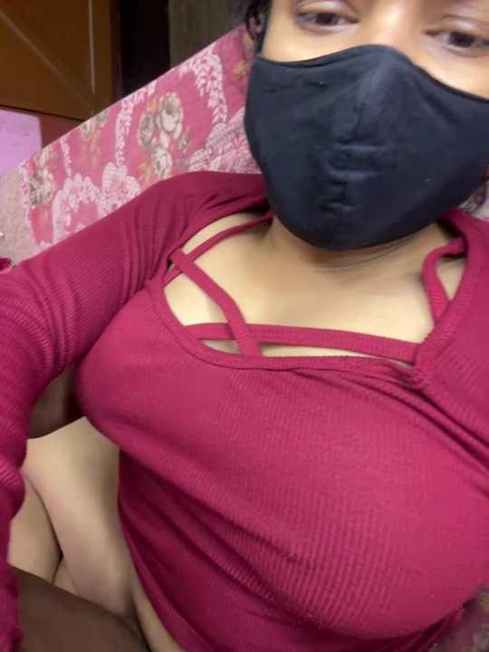 Hot-AngoriBhabhi
