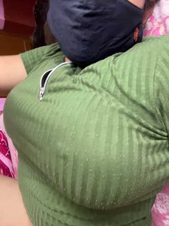 Hot-AngoriBhabhi