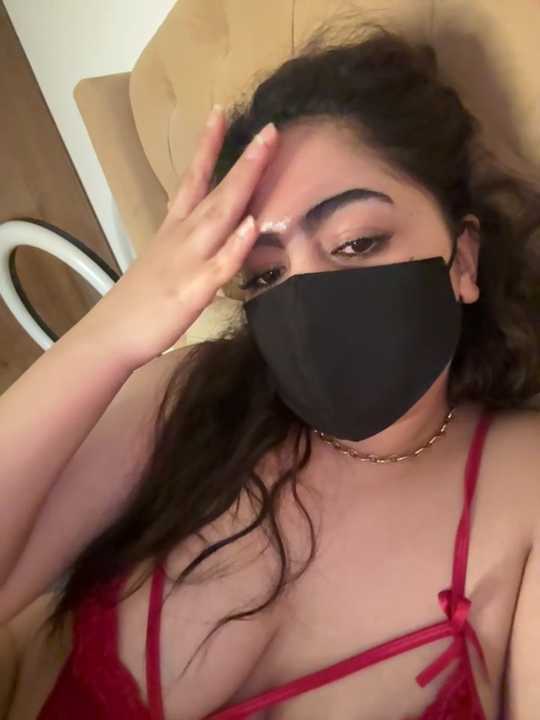 Hot-Queen-sarah