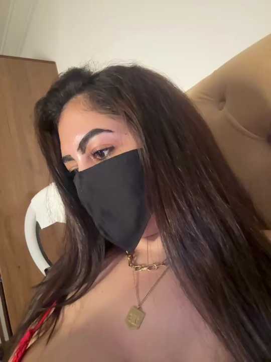Hot-Queen-sarah