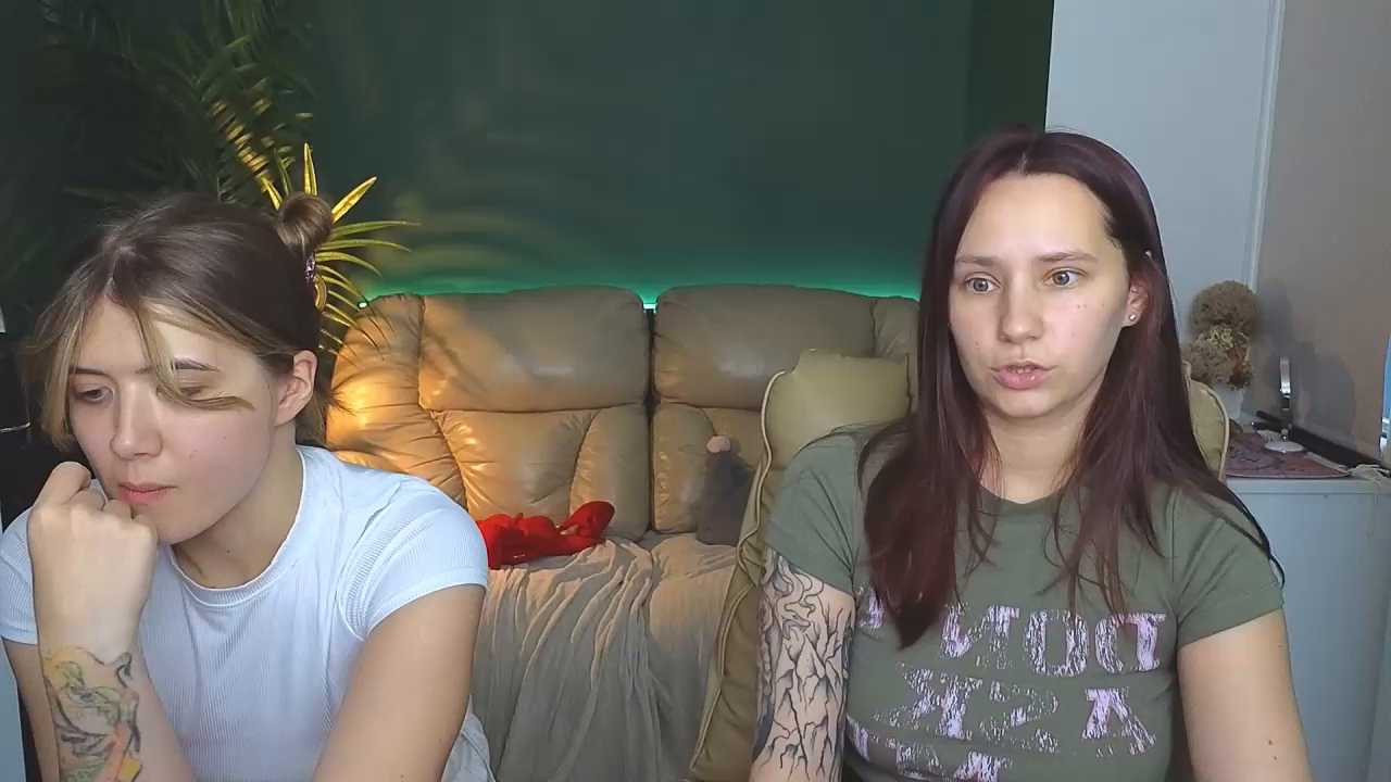 HotCaramellsTV cam recording