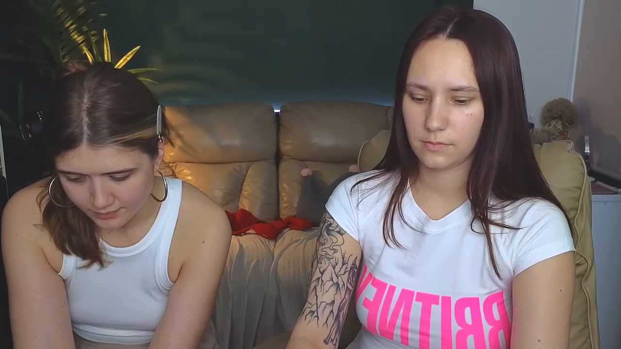 HotCaramellsTV cam recording