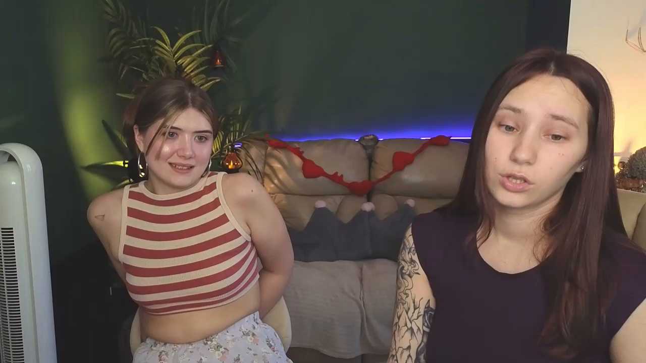 HotCaramellsTV cam recording