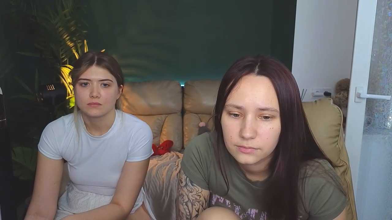 HotCaramellsTV cam recording