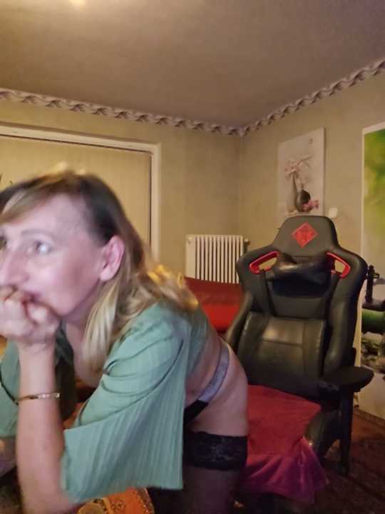 HotLana69 cam recording
