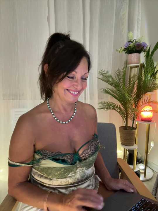 HotLdyllic cam recording