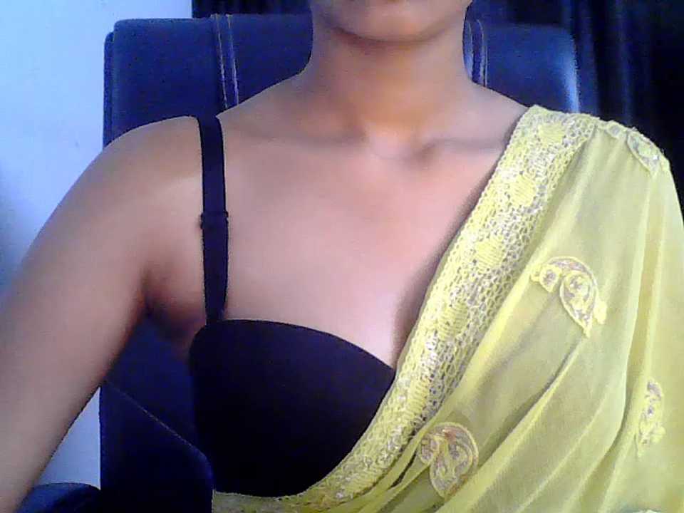 Hot_Deepansi02