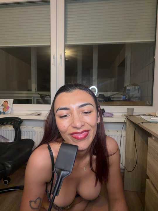 Hotgirlmia