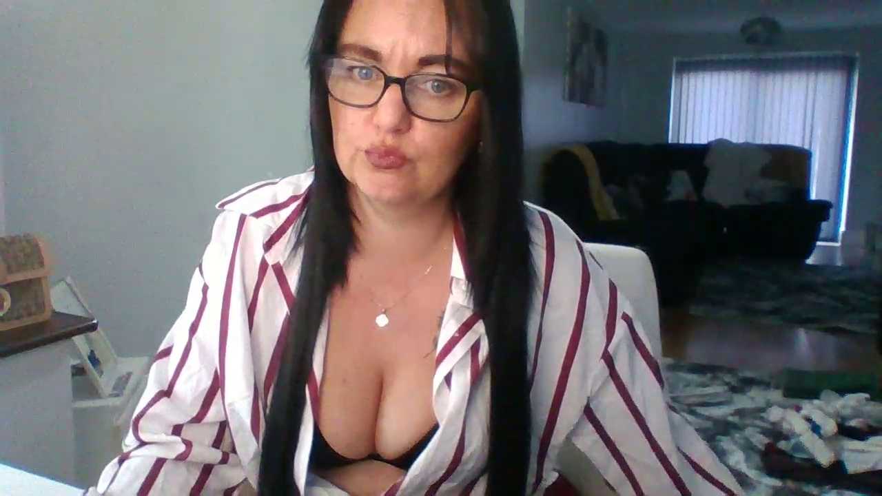 HousewifeAnna Stripchat recording – Oct 22, 2026