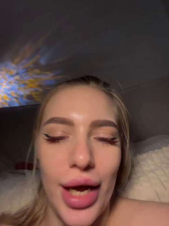 HugeBoobsAlice