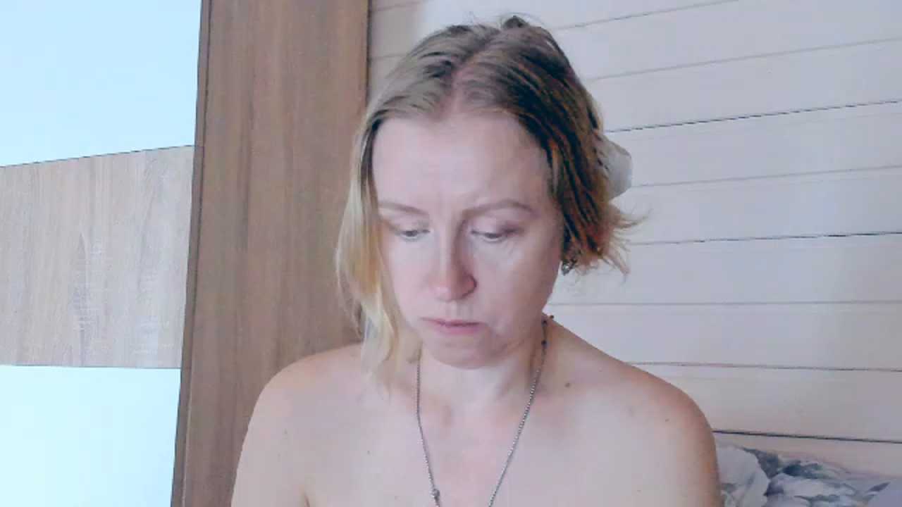 I_AM_MILF cam recording