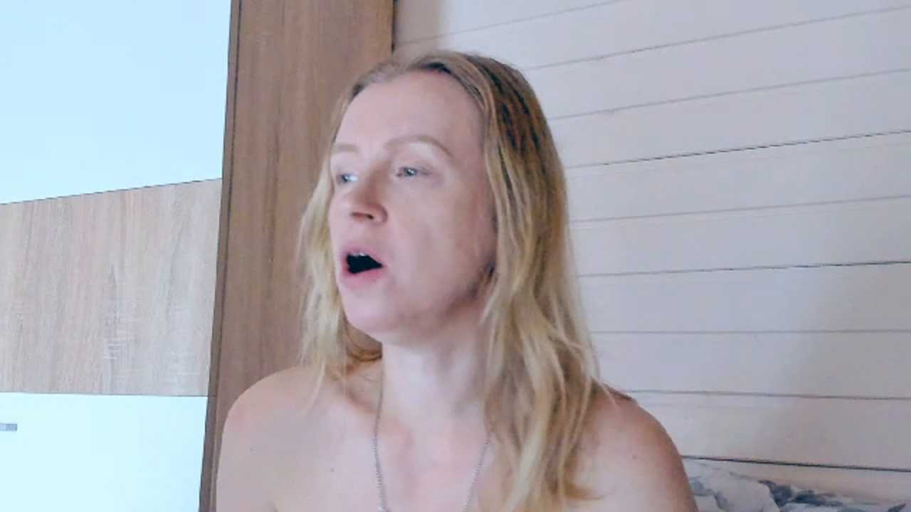 I_AM_MILF cam recording