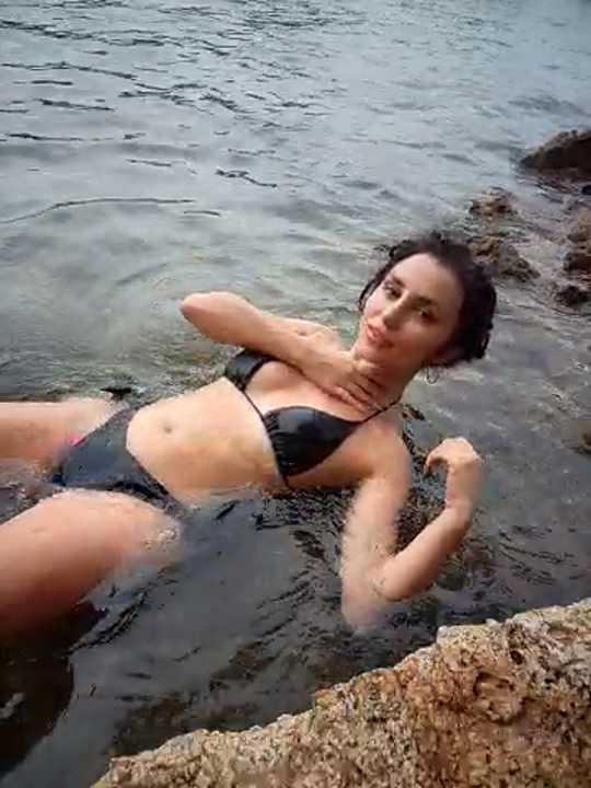 Izabella_Bella Stripchat recording – Oct 18, 2026