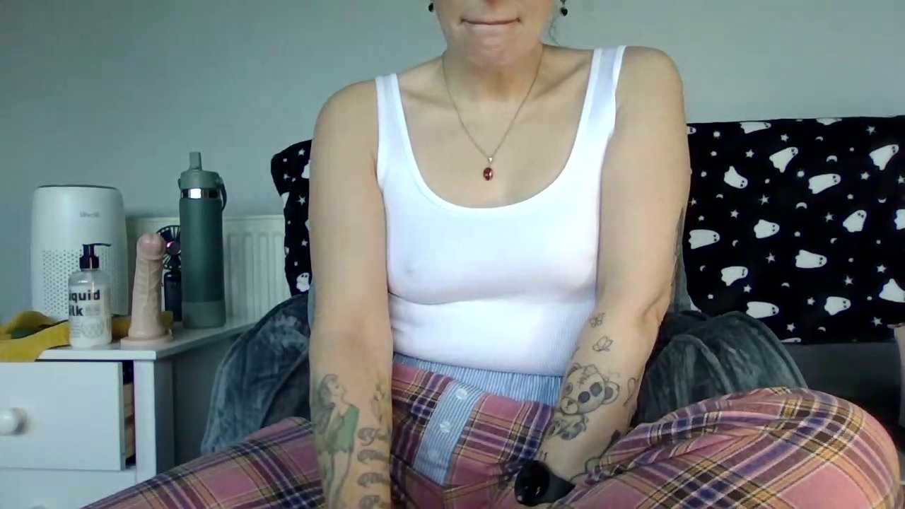 IzzysLittleSecret Stripchat recording – Oct 14, 2026